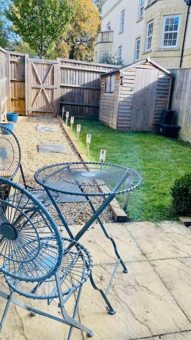 Modern Town House In Cotswolds - 3 Double Bedrooms Уитни Экстерьер фото